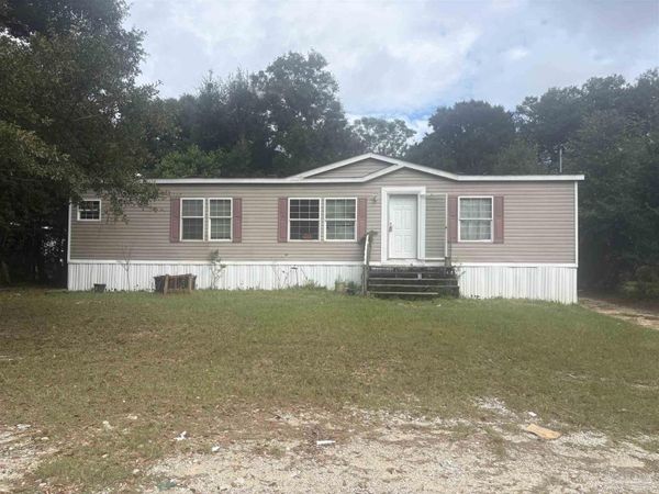 6114 Louisville Ave, Pensacola, FL 32526
