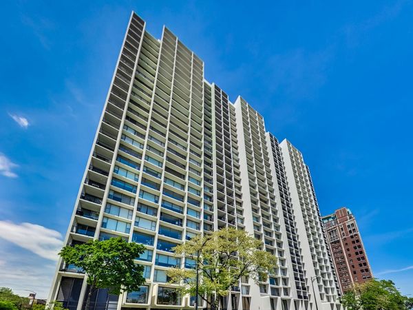 3200 N LAKE SHORE Drive , Unit 407, Chicago, IL 60657