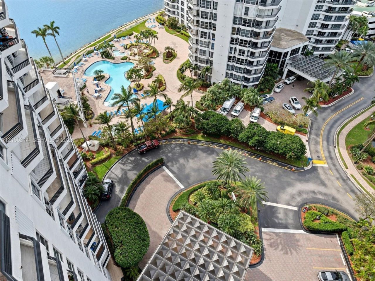 19195 NE 36 Ct Mystic Pointe Dr, Unit 1704, Aventura, FL 33180 Photo