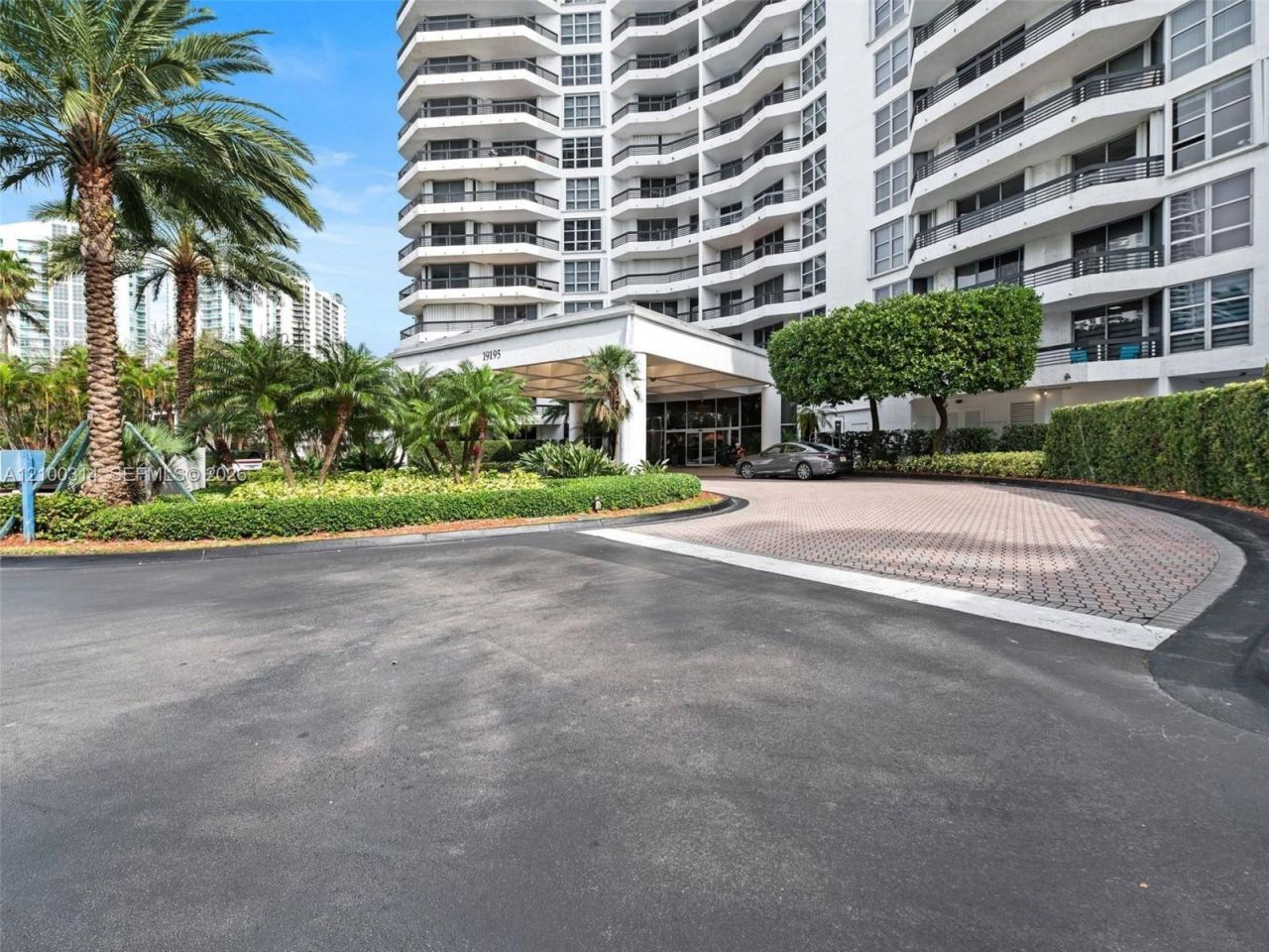 19195 NE 36 Ct Mystic Pointe Dr, Unit 1704, Aventura, FL 33180 Photo