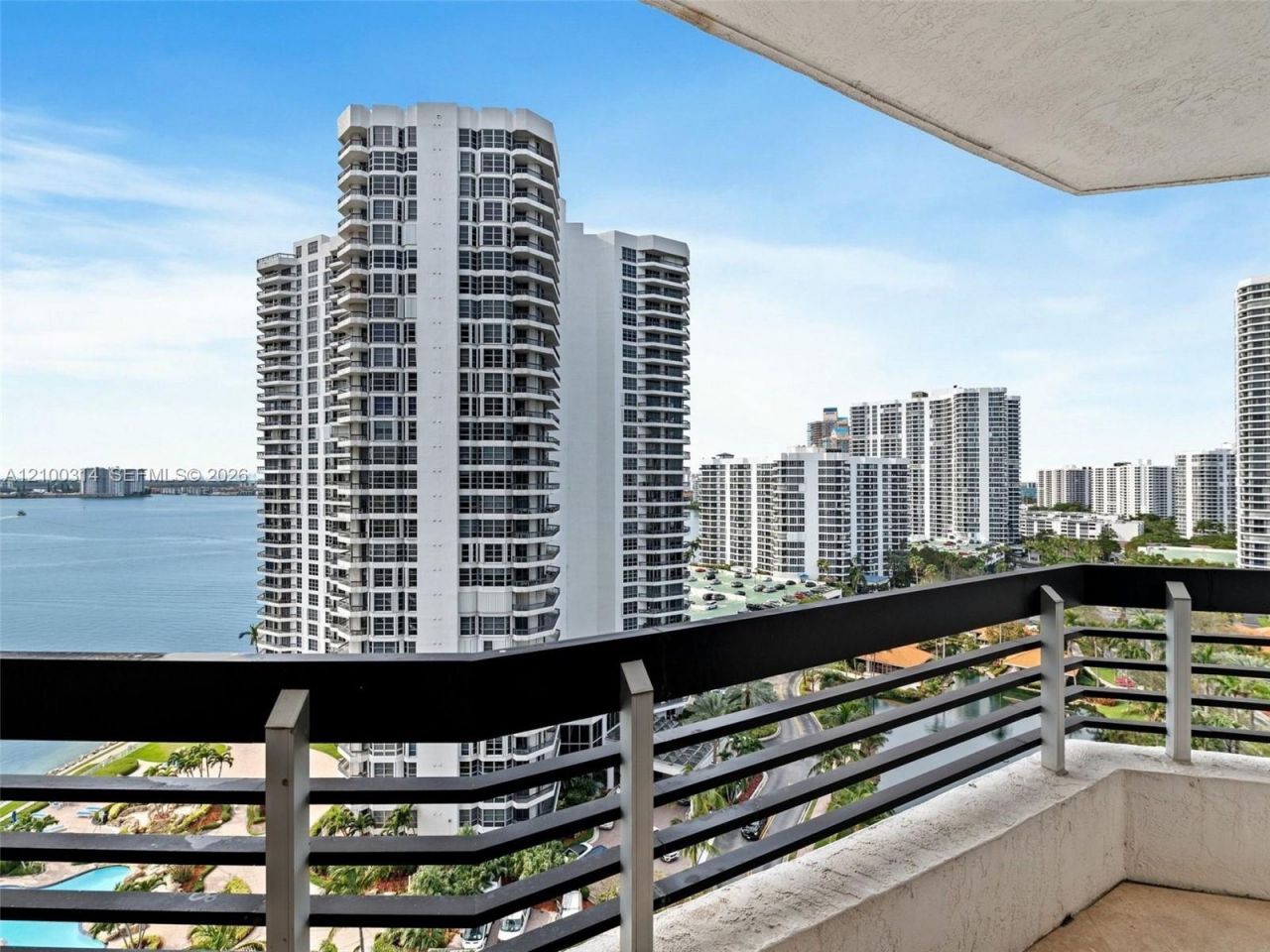 19195 NE 36 Ct Mystic Pointe Dr, Unit 1704, Aventura, FL 33180 Photo