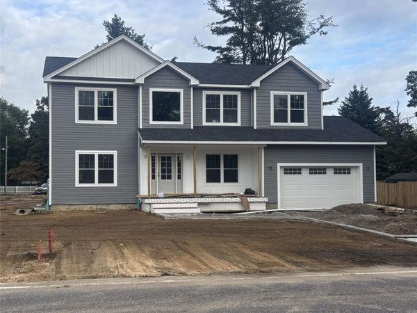 2047 lincoln Avenue, Holbrook, NY 11741