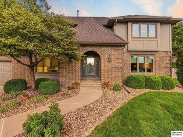 16606 Wright Circle, Omaha, NE 68130