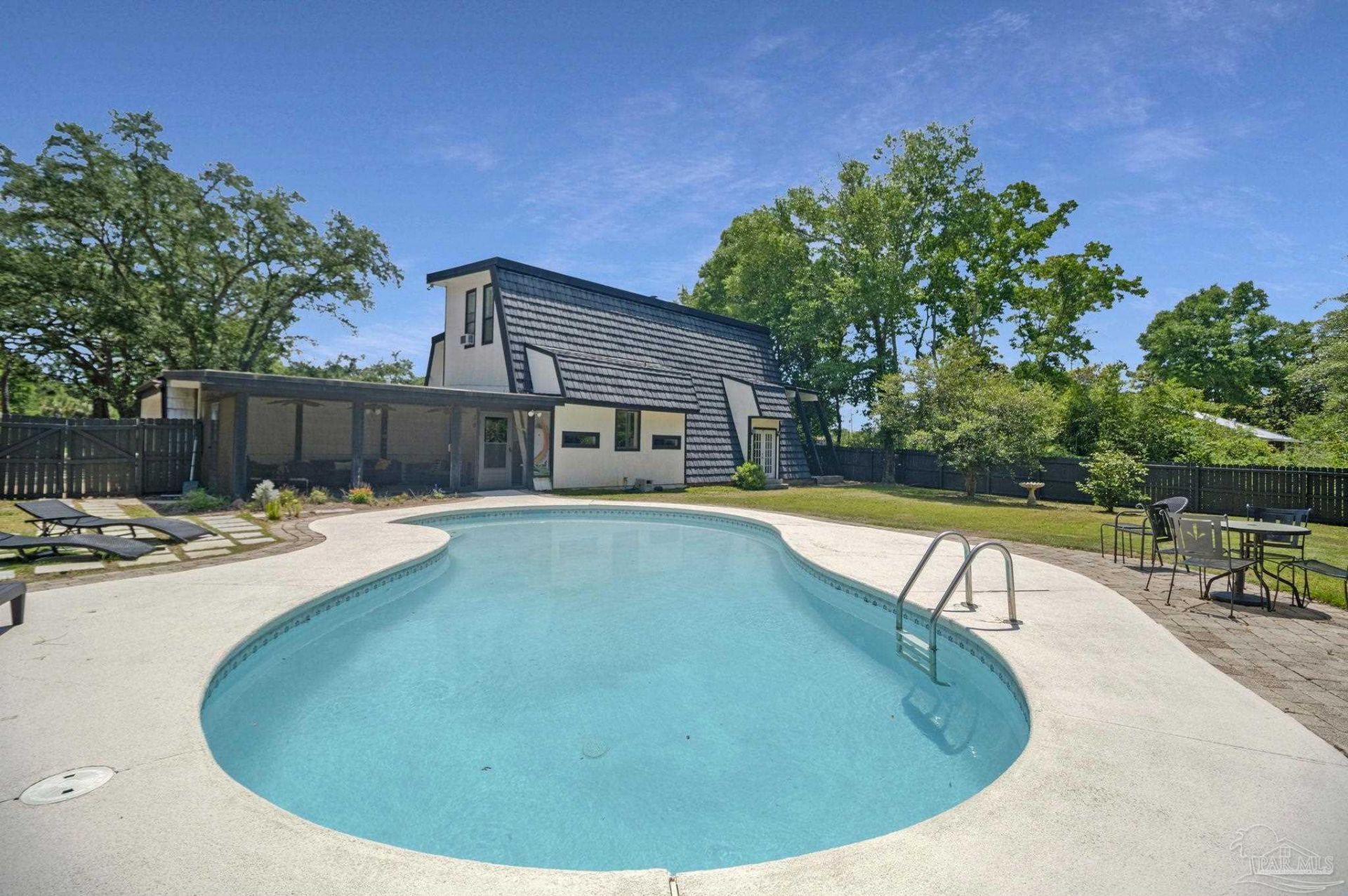 2121 Mar Mar Ln, Navarre, FL 32566 Main Photo