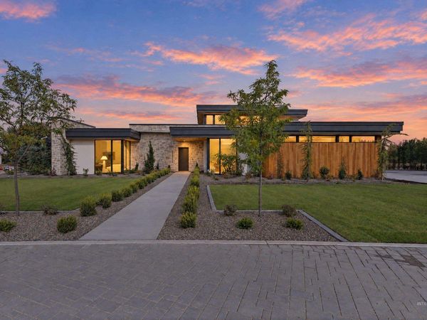 7421 N Cavea Lane, Meridian, ID 83646