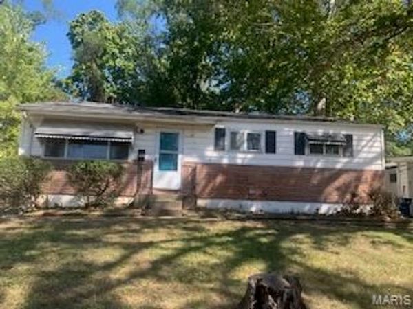 953 Clearfield Drive, Ferguson, MO 63135