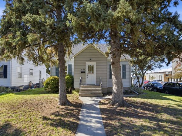 631 11th Street N, Moorhead, MN 56560