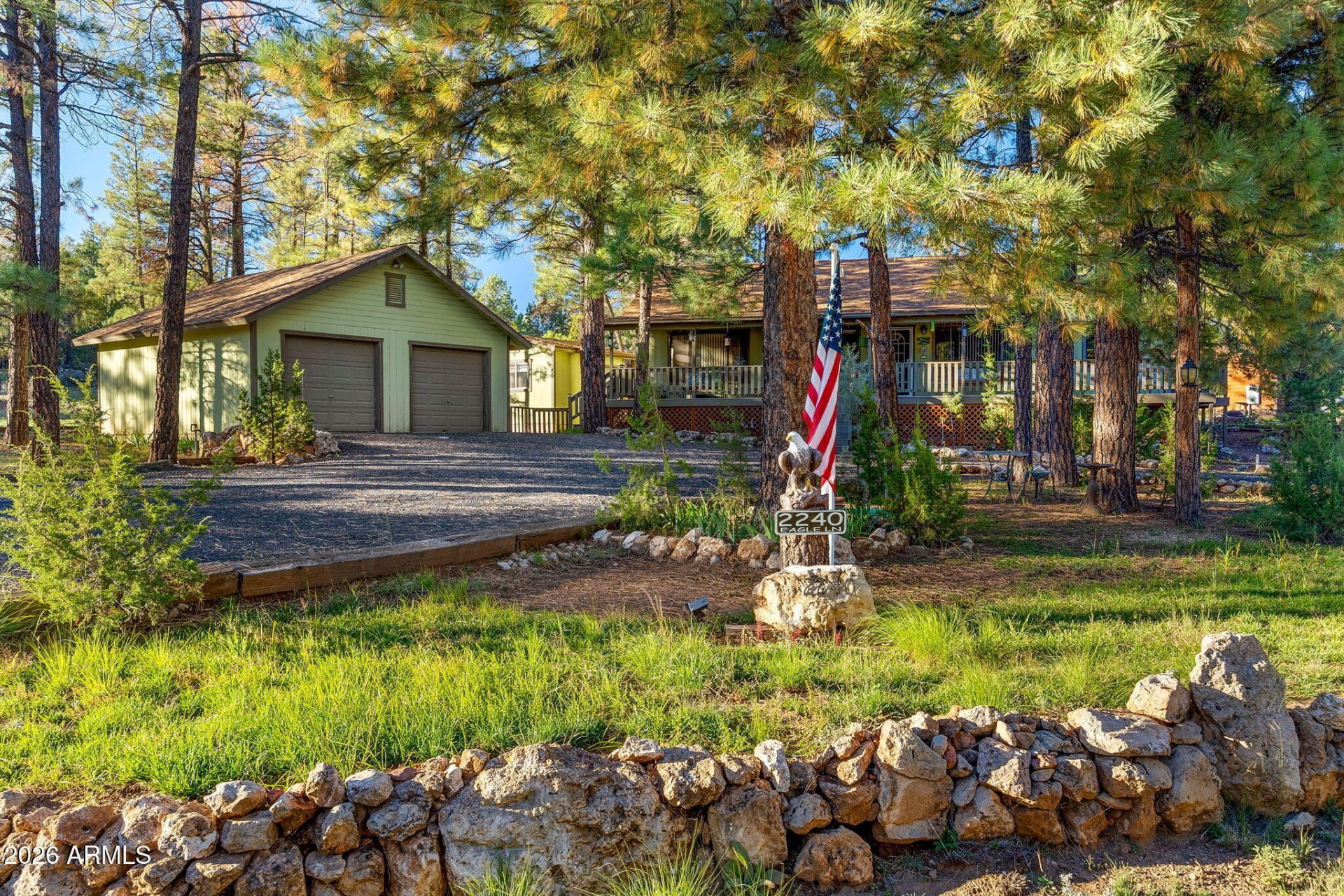 2240 Eagle Lane, Overgaard, AZ 85933 Main Photo