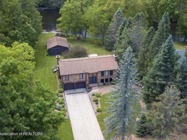 3874 Roland Drive, Eaton Rapids, MI 48827