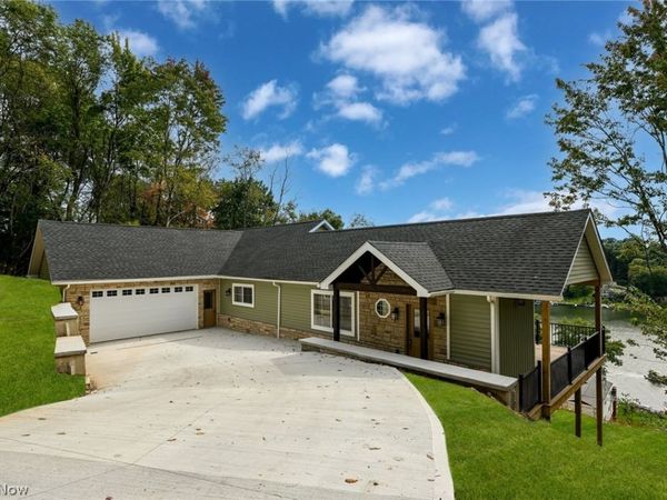 15 Huron Trail , Malvern, OH 44644