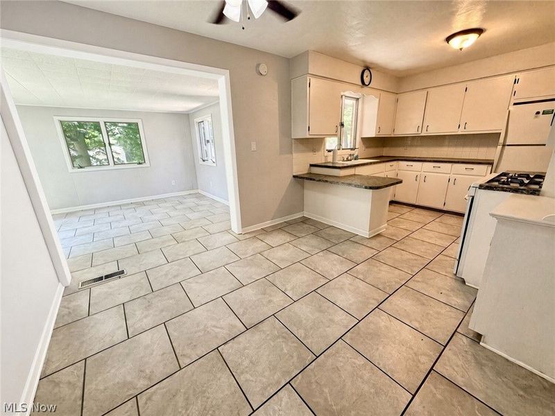 6230 Foxridge Drive, Boardman, OH 44512 Photo 2