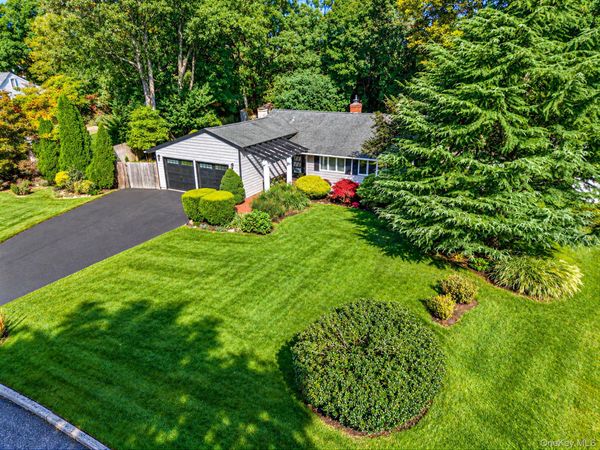 11 Folsom Lane , Coram, NY 11727