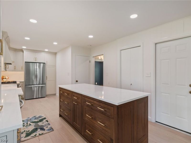 7566 Wake Robin Drive, Hudson, OH 44236 Photo 10