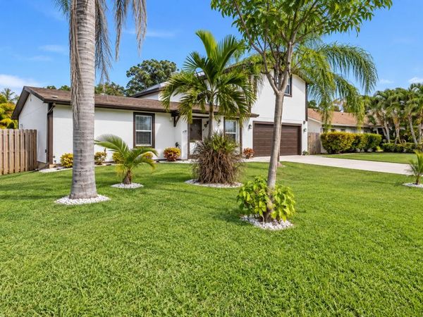 707 SE KARRIGAN Terrace, Port St. Lucie, FL 34983