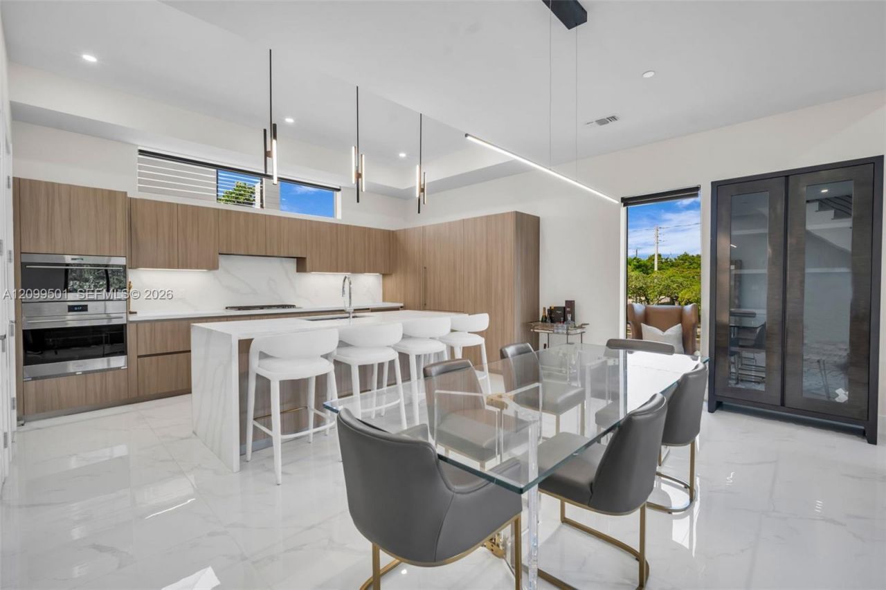 820 NE 2nd St, Fort Lauderdale, FL 33301 Photo