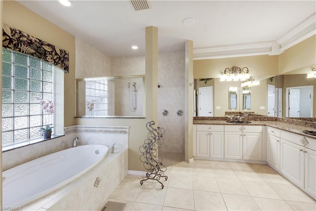 2215 SW 45th Ter, Cape Coral, FL 33914 Photo