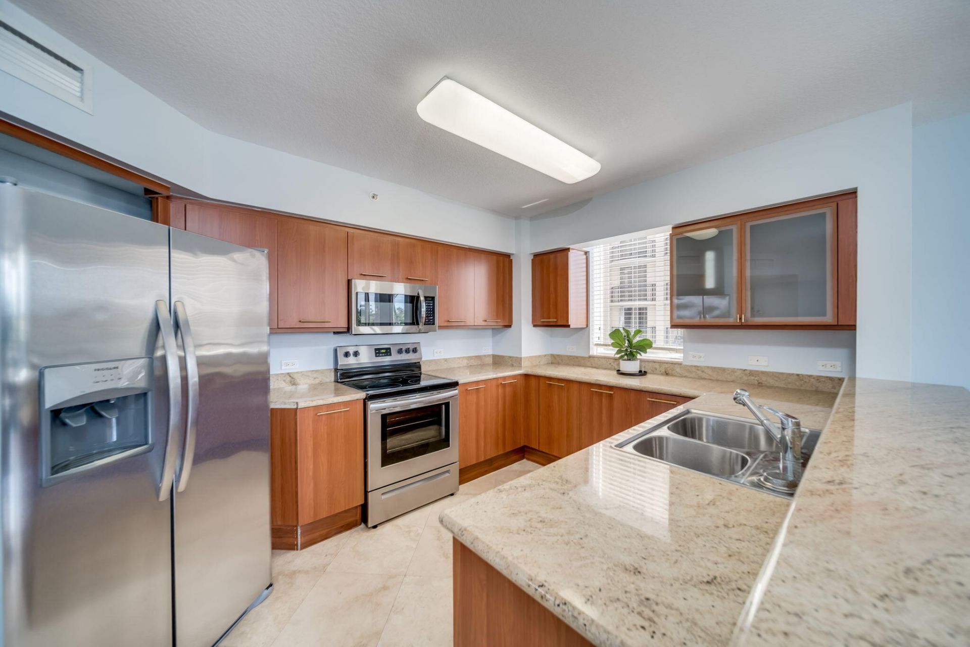 2011 N Ocean Boulevard, Unit 302, Fort Lauderdale, FL 33305 Photo