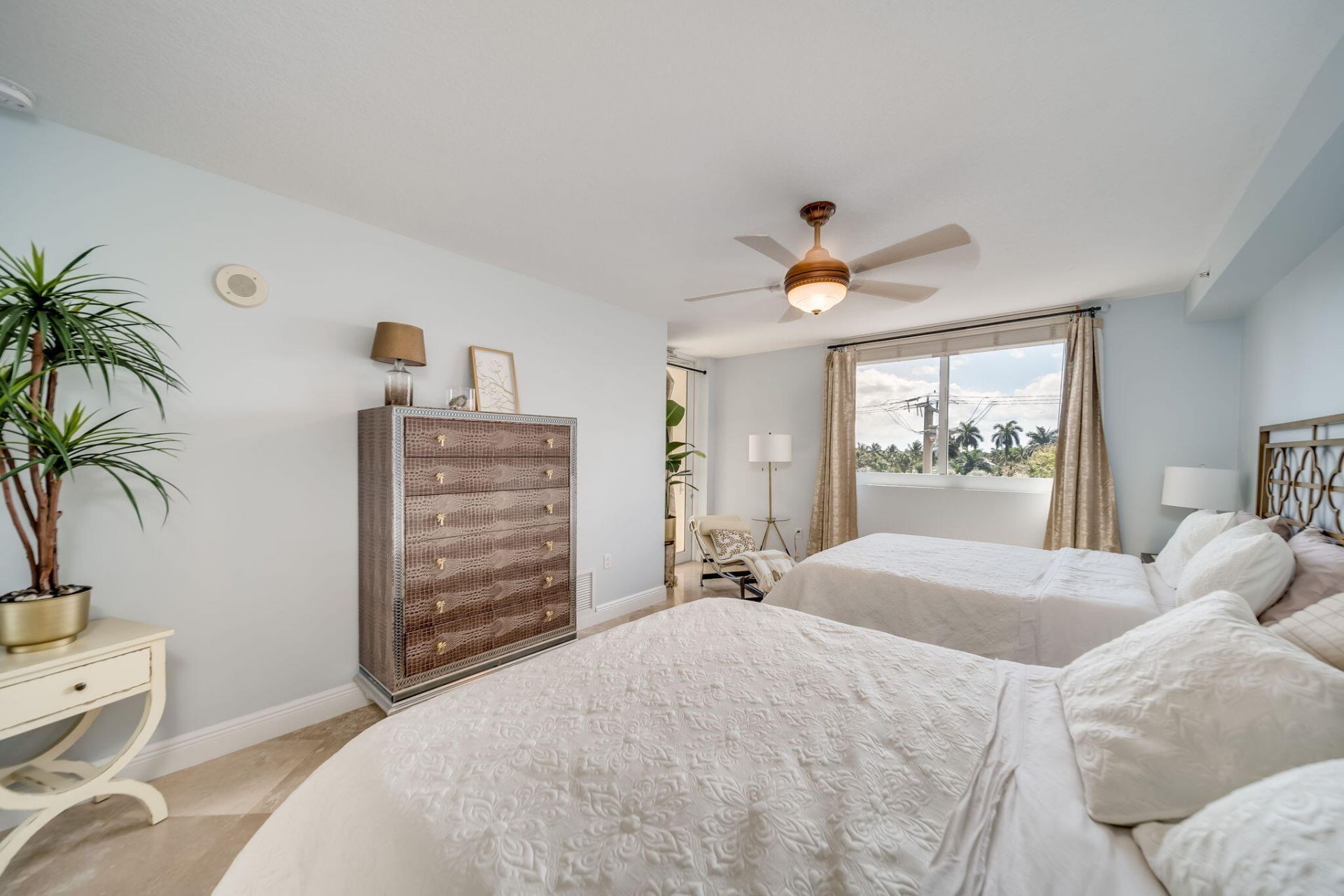 2011 N Ocean Boulevard, Unit 302, Fort Lauderdale, FL 33305 Photo