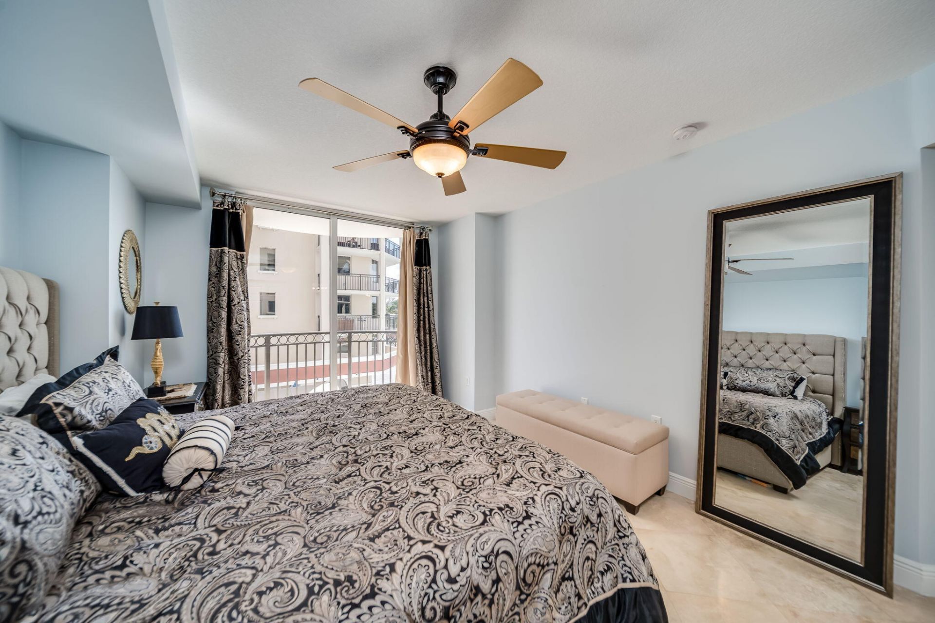 2011 N Ocean Boulevard, Unit 302, Fort Lauderdale, FL 33305 Photo