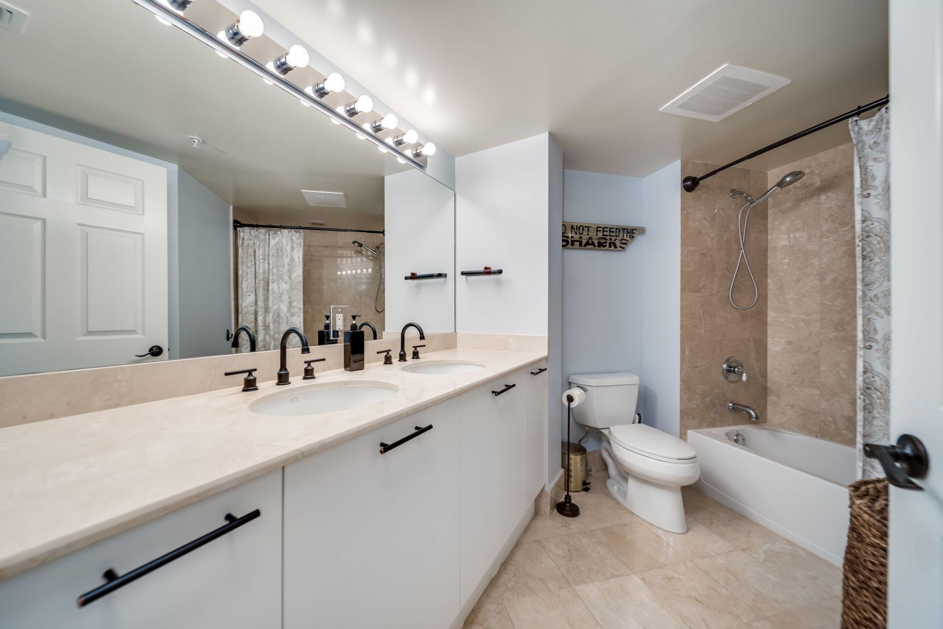 2011 N Ocean Boulevard, Unit 302, Fort Lauderdale, FL 33305 Photo