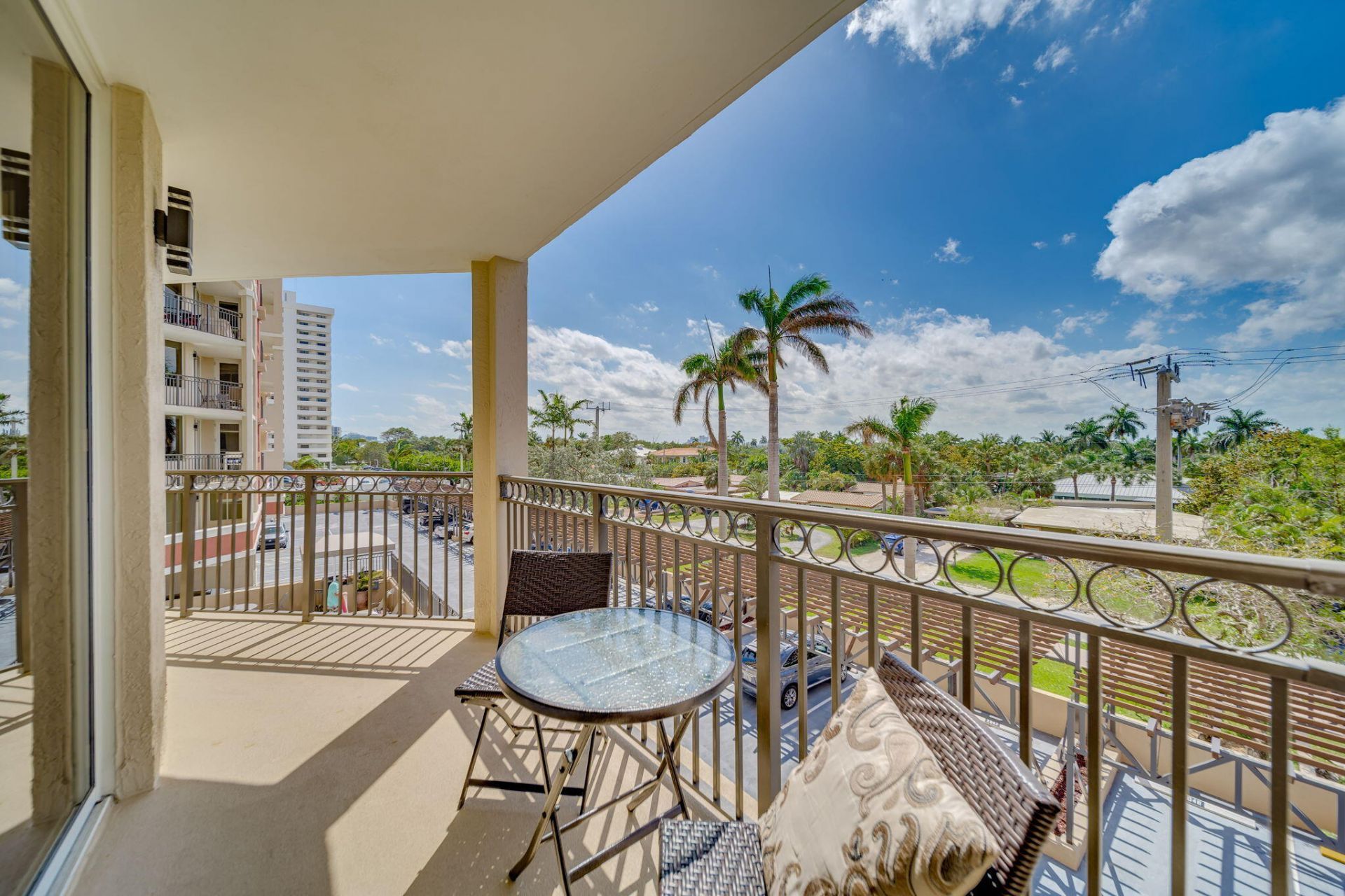 2011 N Ocean Boulevard, Unit 302, Fort Lauderdale, FL 33305 Photo
