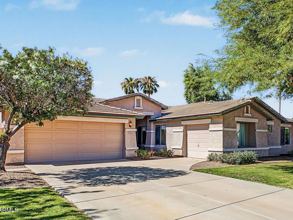 2132 S PENROSE Drive, Gilbert, AZ 85295