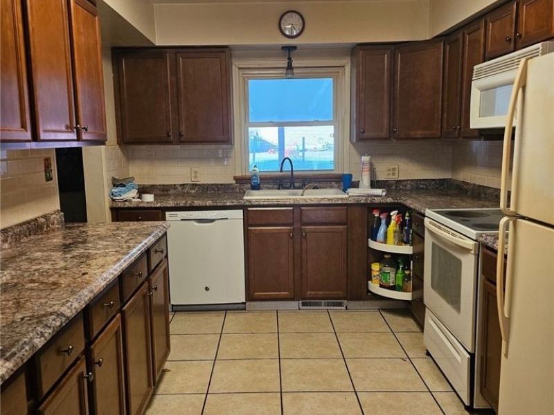 87 W Woodsdale Avenue, Akron, OH 44301 Photo 10