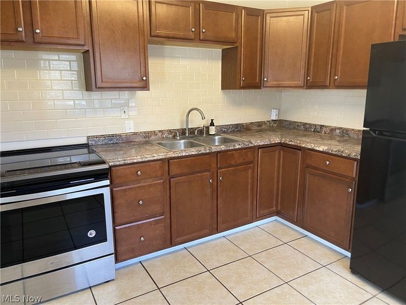 87 W Woodsdale Avenue, Akron, OH 44301 Photo 5