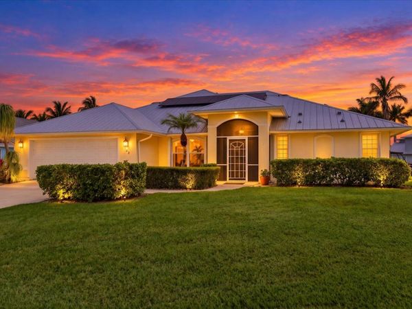 122 Queen Frederika Court, Hutchinson Island, FL 34949