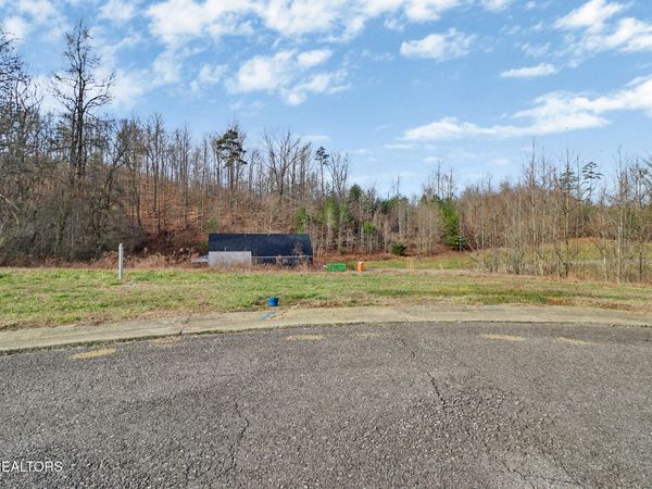 122 Willow Oak Drive, Oak Ridge, TN 37830