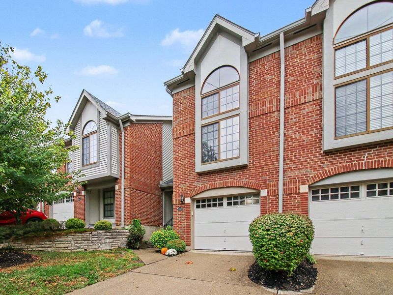 6648 Fairways Drive, Florence, KY 41042 Photo 2