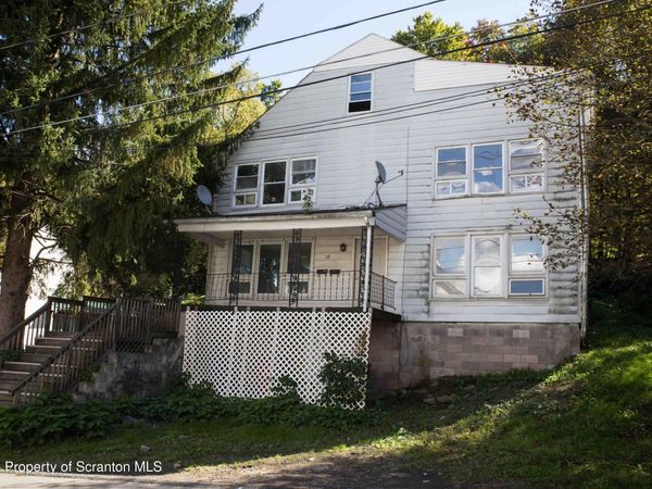 18 Grove Street , Carbondale, PA 18407