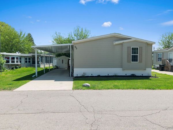 303 Toucan Street , Rochester Hills, Mi 48309