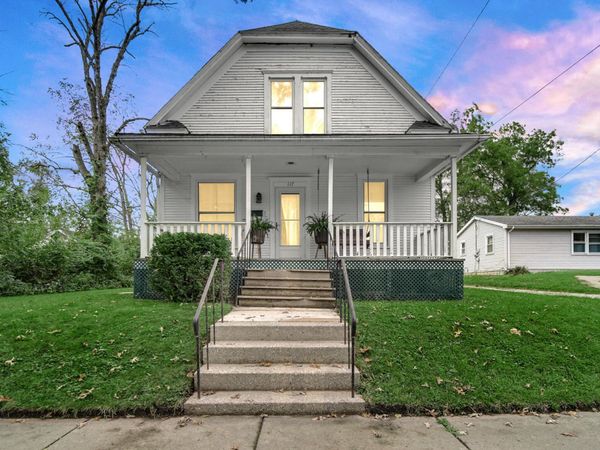 117 Burnham Street , Lowell, IN 46356