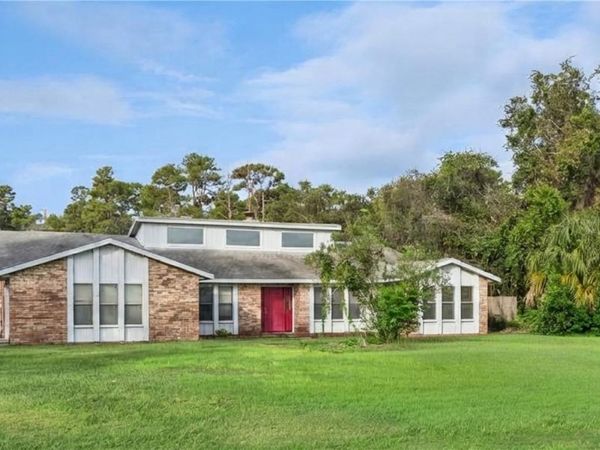 650 W LORRAINE DRIVE , DELTONA, FL 32725