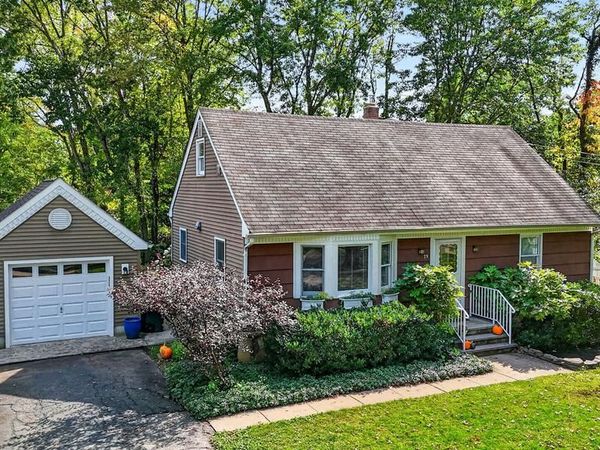 79 TAYLOR TERRACE, HOPEWELL, NJ 08525