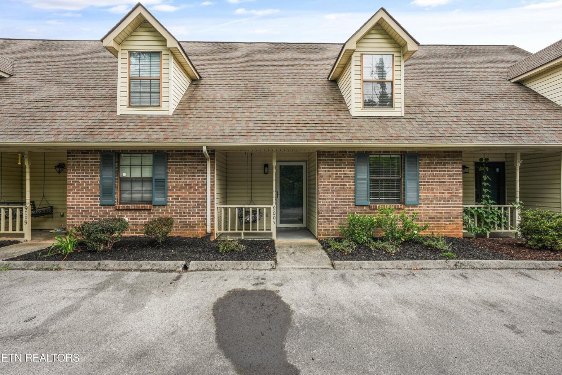 9005 Fountain Brook Lane, Knoxville, TN 37923 Main Photo