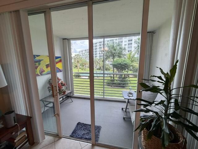 2731 NE 14th Street Causeway, Unit 307, Pompano Beach, FL 33062 Photo