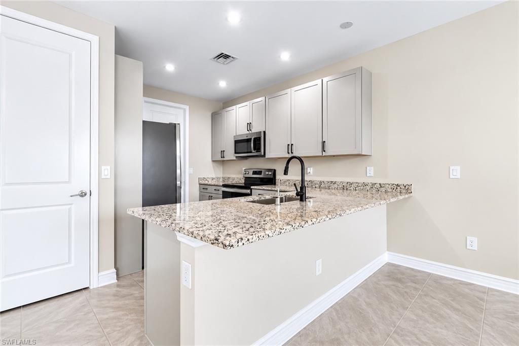 7524 Morgan Way , Naples, FL 34119 Photo
