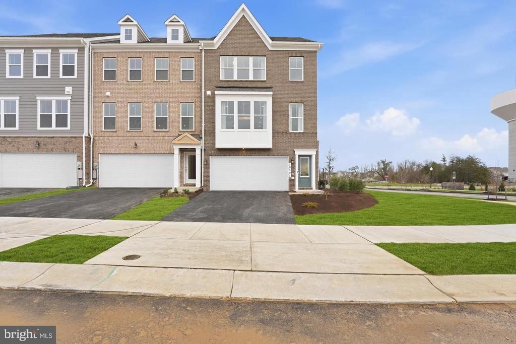 2562 TRELLEBORG PLACE , WALDORF, MD 20603