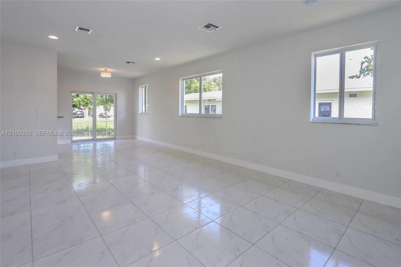 806 NW 5th Ave , Hallandale Beach, FL 33009 Photo