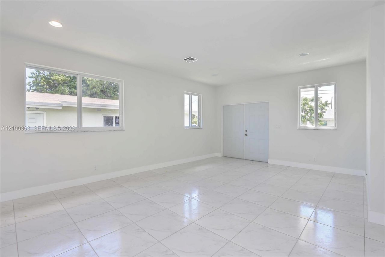 806 NW 5th Ave , Hallandale Beach, FL 33009 Photo