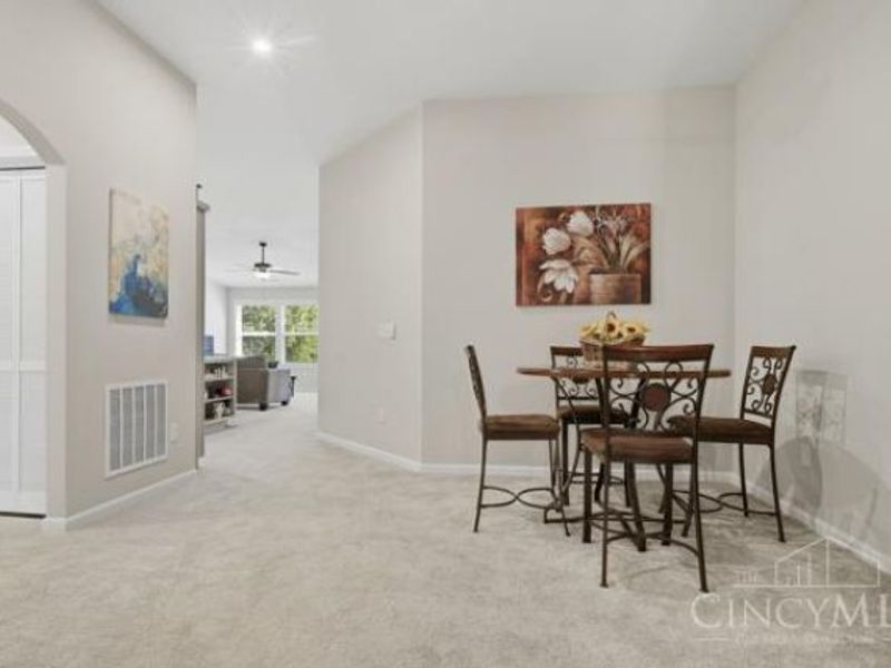 5872 Parkview Lane, Unit 303, Miami Township, OH 45150 Photo 7