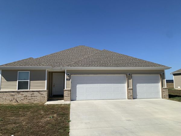 2465 S Cheri Drive , Bolivar, MO 65613