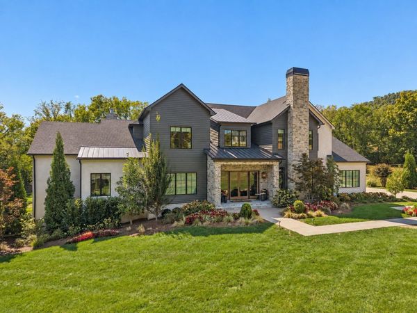 809 Brentview Dr , Nashville, TN 37220