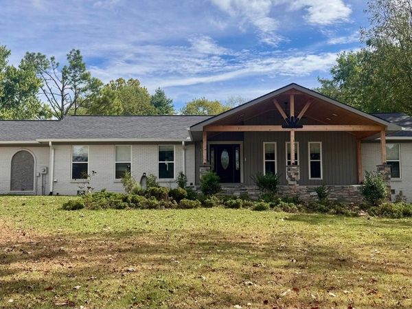 1037 S Brookside Dr, Gallatin, TN 37066