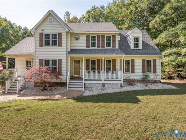 983 Genito West Boulevard, Moseley, VA 23120