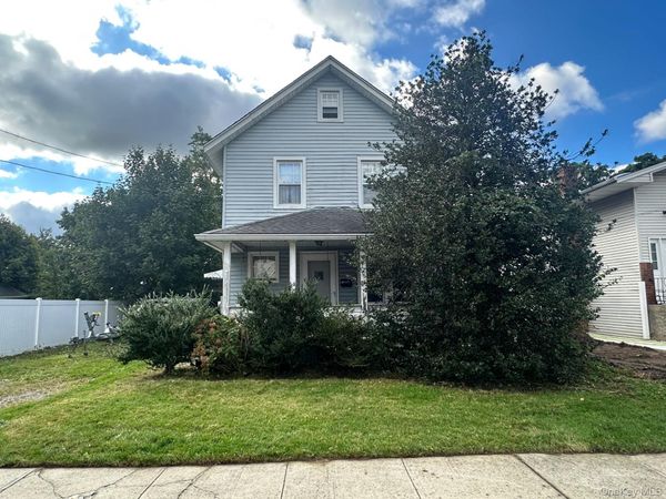 26 High Street , Roslyn Heights, NY 11577