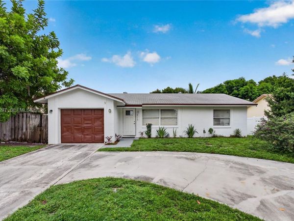 425 NW 18th Ct, Pompano Beach, FL 33060