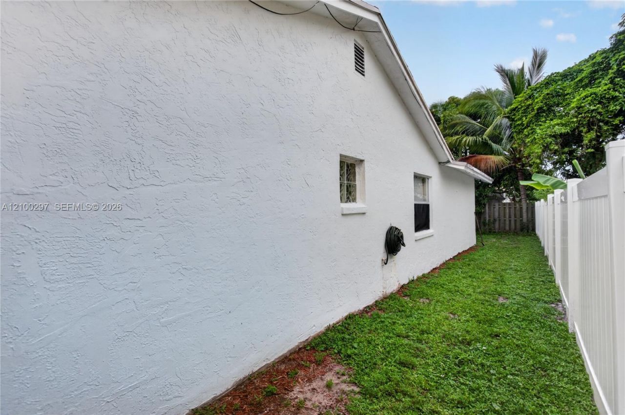425 NW 18th Ct, Pompano Beach, FL 33060 Photo